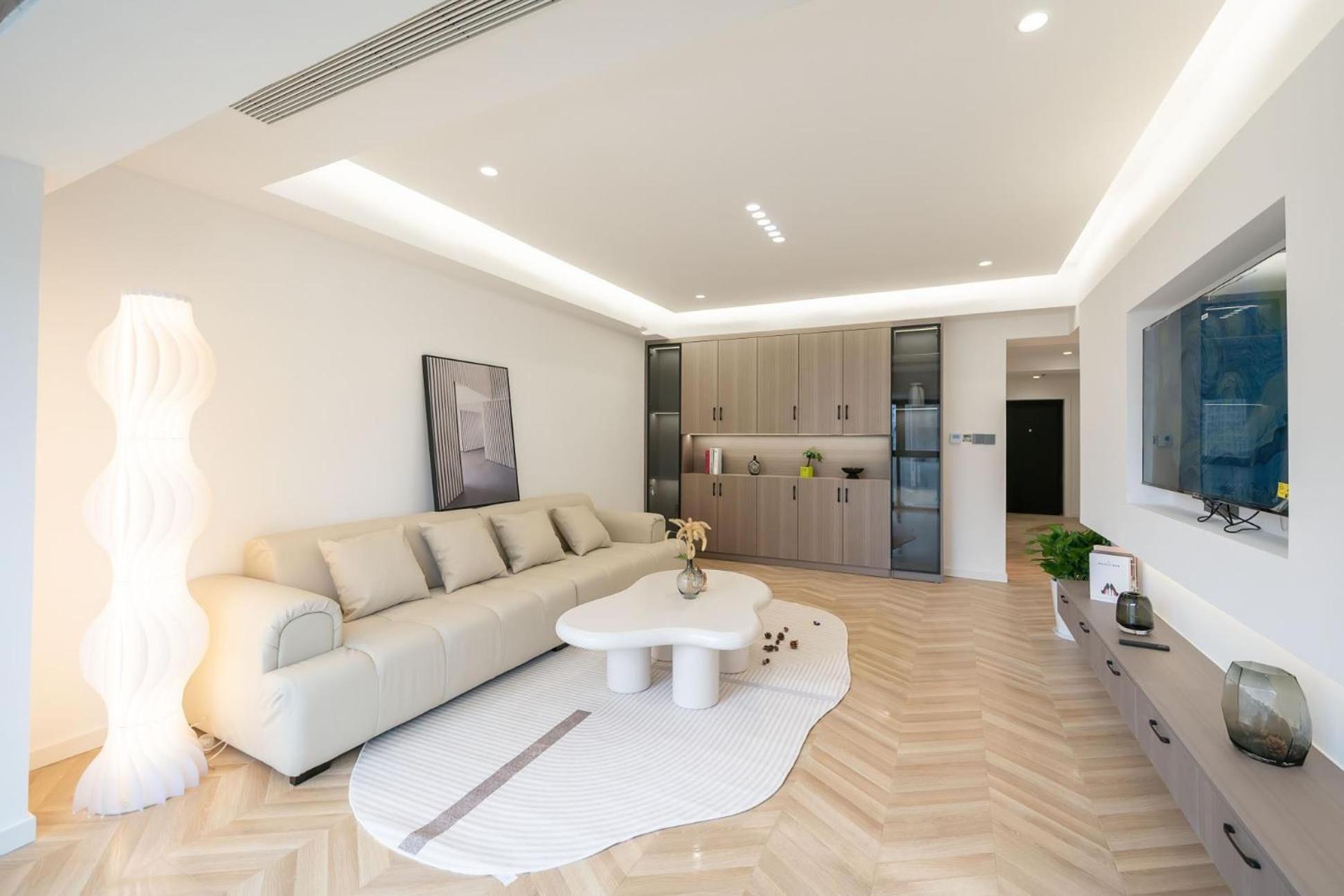 Eastern Hub - People Square Branch New 3 Bedrooms House Apartemen